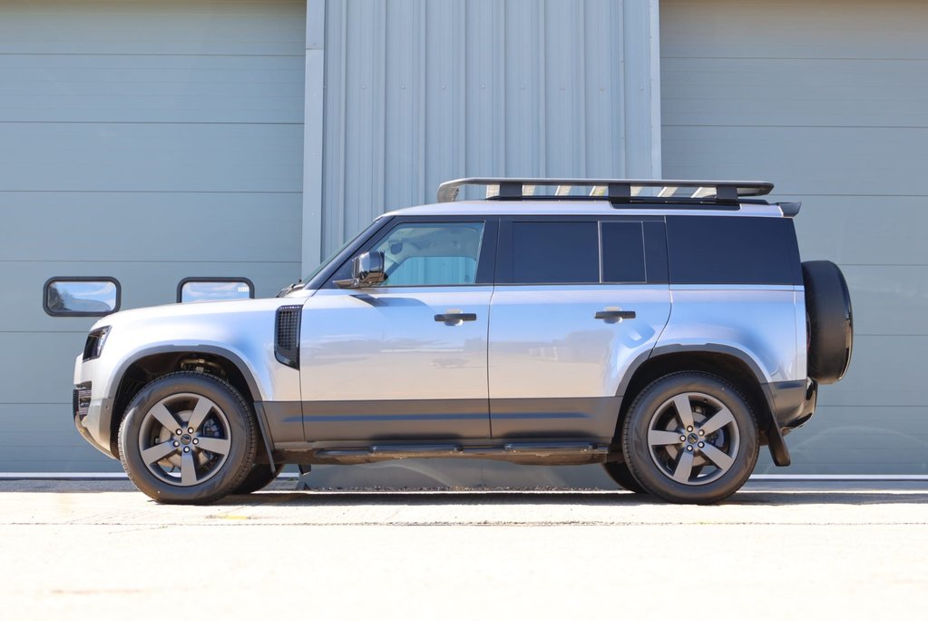 Land Rover Defender 110 HARD TOP MHEV expedition model ask about rear seat conversion 5