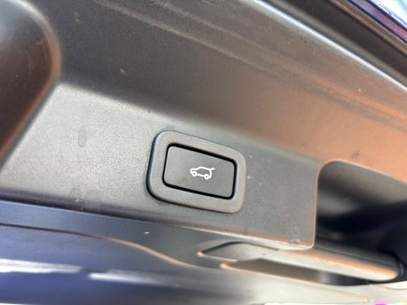 Jaguar F-Pace 2.0 P250i Portfolio SUV 5dr Petrol Auto AWD Euro 6 (s/s) (250 ps) 20