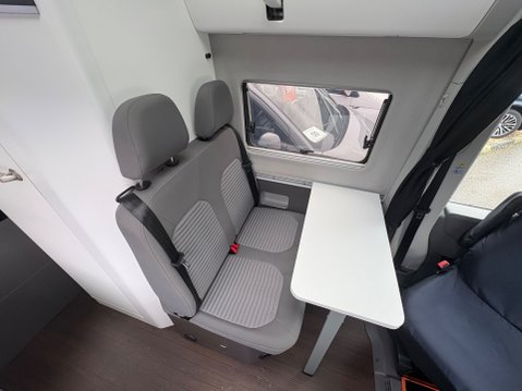 Volkswagen Grand California 13