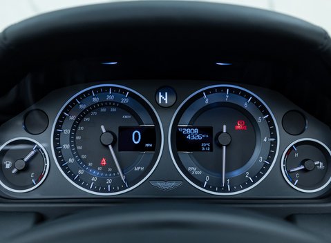 Aston Martin V12 Vantage S ROADSTER 18