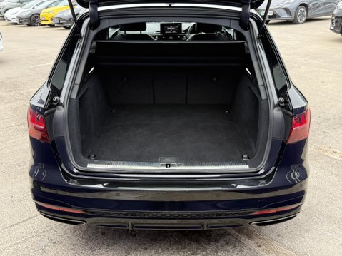Audi A4 2.0 TFSI 40 Black Edition Estate 5dr Petrol S Tronic Euro 6 (s/s) (204 ps) 20