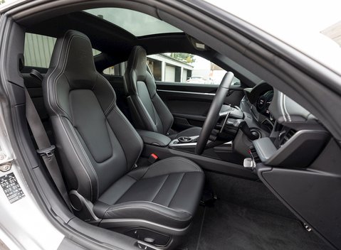 Porsche 911 Carrera 4S (992) 12