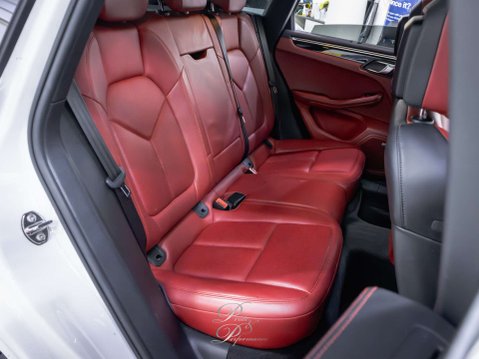 Porsche Macan 3.0 Macan S D Semi-Auto 4WD 5dr 24
