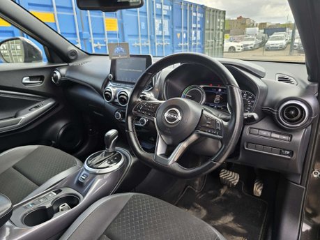 Nissan Juke 1.6 N-Connecta SUV 5dr Petrol Hybrid Auto Euro 6 (143 ps) 18