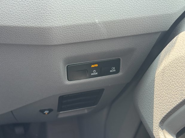 Volkswagen Crafter MWB L2H2 Low Roof Commerce Plus Air Con Sensors EURO 6 21