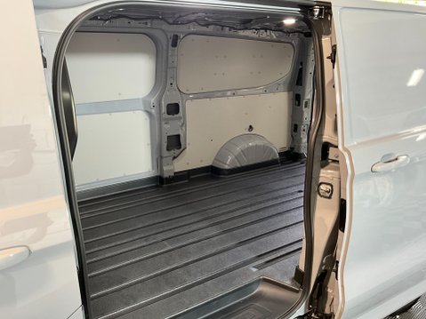 Ford Transit Custom 2.0 320 EcoBlue Limited L2 H1 Euro 6 (s/s) 5dr 8