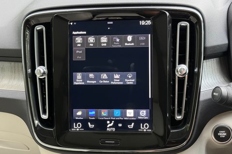 Volvo XC40 T5 INSCRIPTION AWD -XENIUM -360 CAMERA -PAN ROOF -HARMAN KARDON -WINTER PAC 48