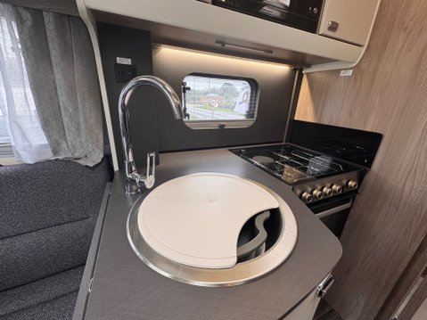 Swift Voyager 594 21