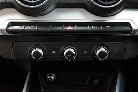 Audi Q2 TFSI S LINE 39