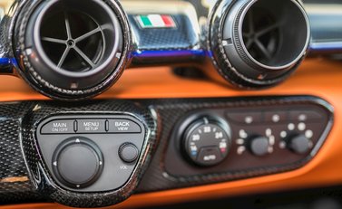 Ferrari LaFerrari 18