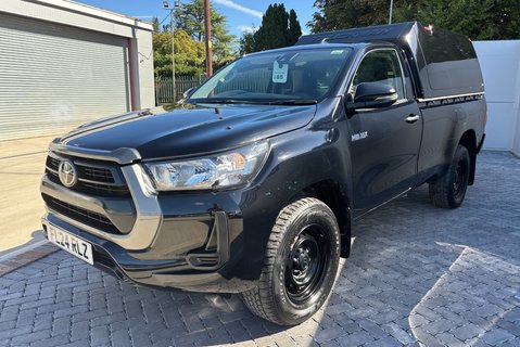 Toyota Hilux Active 4WD D-4D Single Cab Pickup - Canopy 5