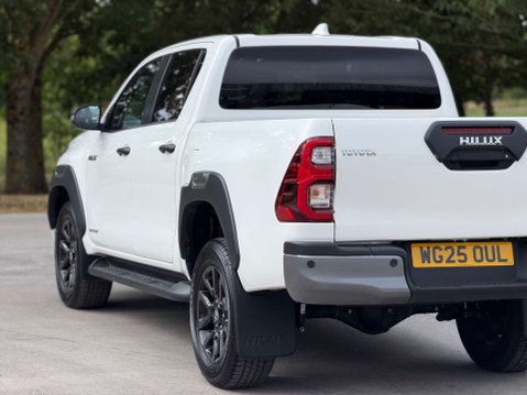 Toyota Hilux 2.8 Hilux Invincible X MHEV 4WD A 4WD 4dr 19