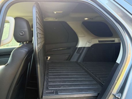 Land Rover Discovery 3.0 Discovery SE SDV6 Auto 4WD 17