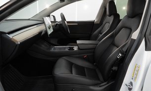 Tesla Model Y LONG RANGE AWD Now with GROK AI 1 Owner Comfort Suspension Pano roof VAT Q 2