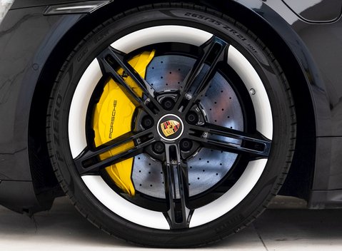 Porsche Taycan Turbo S 8