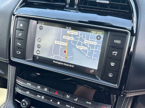 Jaguar F-Pace 2.0 D240 R-Sport SUV 5dr Diesel Auto AWD Euro 6 (s/s) (240 ps) 44