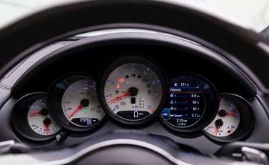 Porsche Cayenne Turbo S 18