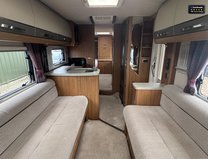 Auto-Trail Comanche Frontier|4 Berth|2 Belts|AUTO|Rear Single Beds|Hab 9