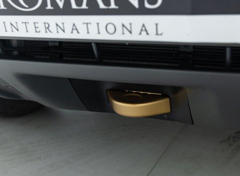 Land Rover Defender OCTA EDITION ONE 40