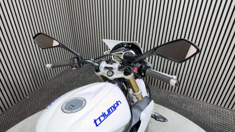 Triumph Street Triple 2013 ONLY 13K STUNNING EXAMPLE NEW MOT WARRANTY 40