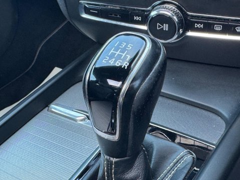 Volvo V60 2.0 D4 R-Design Euro 6 (s/s) 5dr 43