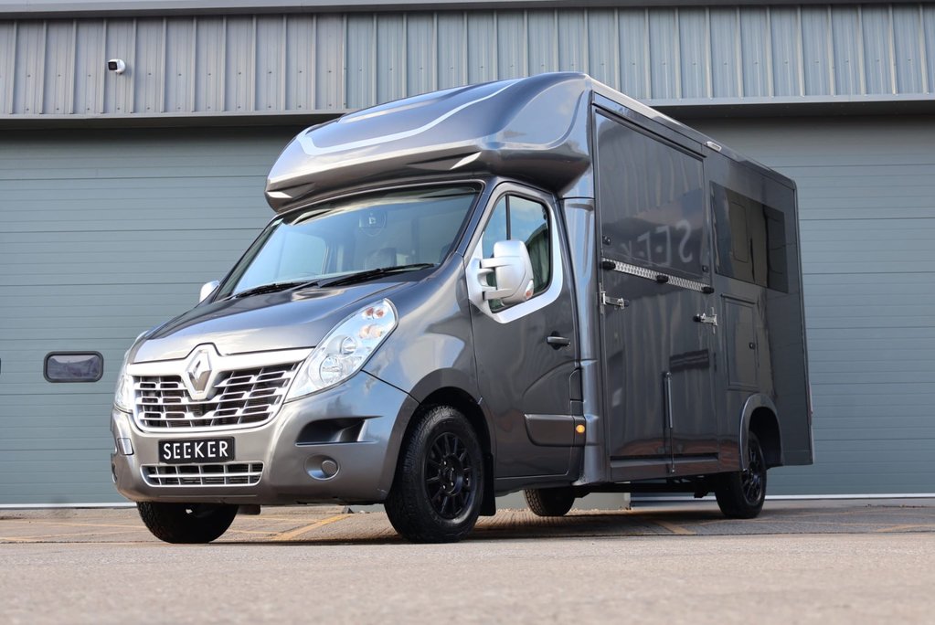 Renault Master 3.5 ton Coach Built Freddie Gover Horsebox with uprated suspension alloys  2