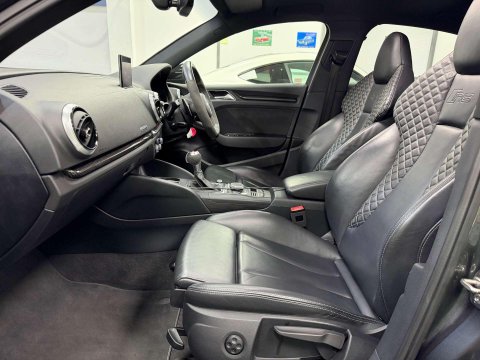 Audi RS3 2.5 TFSI Audi Sport Edition Saloon 4dr Petrol S Tronic quattro Euro 6 (s/s) 36