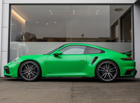 Porsche 911 Turbo S (992) 3