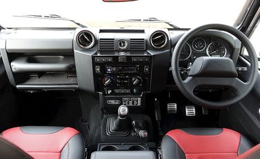 Land Rover 90 Adventure 22