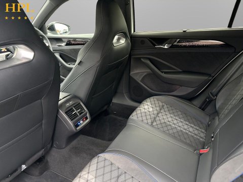 Volkswagen Passat 1.5 TSI eHybrid 19.7kWh R-Line Estate 5dr Petrol Plug-in Hybrid DSG Euro 6 20