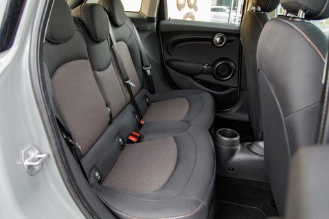 Mini Hatch COOPER 28