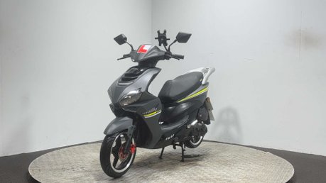 Sinnis Twist 2022 1K 50CC SCOOTER LEARNER BIKE NEW MOT SERVICED 3