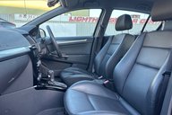 Vauxhall Astra ELITE.. AUTOMATIC.. 16 SERVICES.. 13 MAIN DEALER.. LOOK ONLY 30K MILES..  16