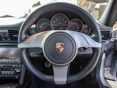 Porsche 911 CARRERA 2 33