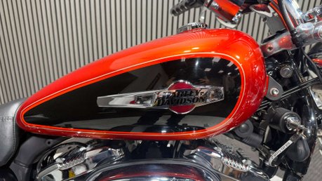 Harley-Davidson Sportster 1200 XL1200C 2011 ONLY 7K NEW MOT CUSTOM CRUISER BIKE 31