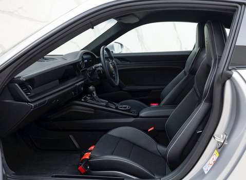 Porsche 911 (992) GT3 Touring 13