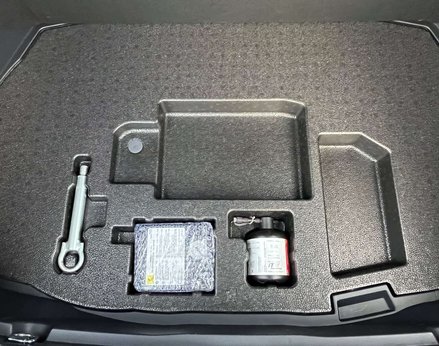 Toyota C-HR 1.8 C-HR Design HEV CVT 5dr 64