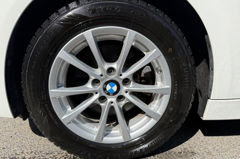 BMW 3 Series 320I SE TOURING AUTOMATIC -APPLE CAR PLAY -CAMERAS -XENONS -LOW MILEAGE 61