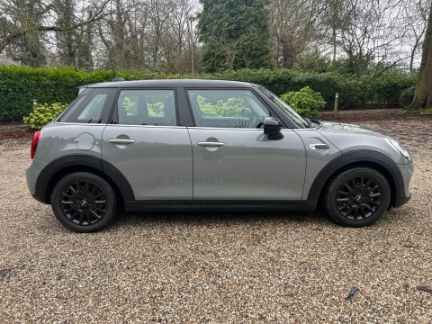 Mini Hatch 1.5 Cooper Classic Steptronic Euro 6 (s/s) 5dr 9