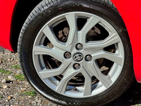 Toyota Yaris VVT-I SPORT 42