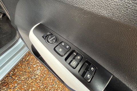 Kia Picanto WAVE. 6 MAIN DEALER SERVICES.. ONLY ONE OWNER.. REVERSING CAMERA.. A/C 20