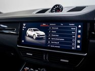 Porsche Cayenne 4.0T V8 GPF Turbo SUV 5dr Petrol TiptronicS 4WD Euro 6 (s/s) (550 ps) 38