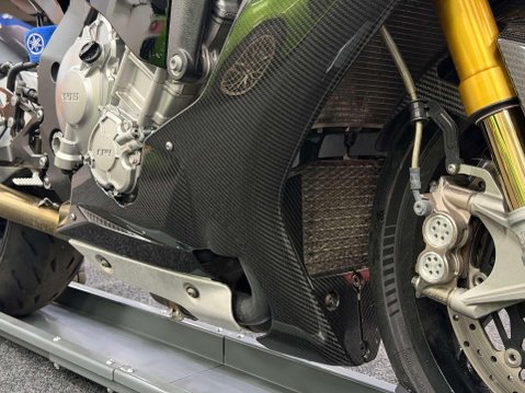 Yamaha R1M 1000 Super Sports Petrol Manual (200 ps) 11