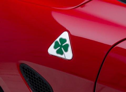 Alfa Romeo Giulia QUADRIFOGLIO 34