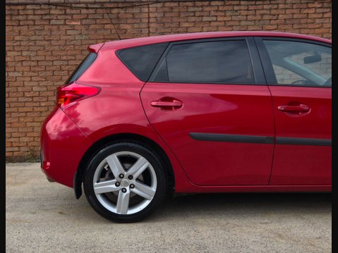 Toyota Auris 1.6 Auris Sport Valvematic 5dr 15