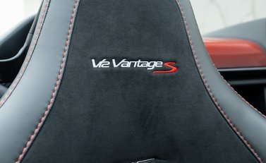 Aston Martin V12 Vantage S Roadster 16