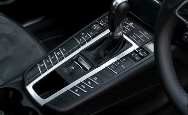 Porsche Macan GTS 21