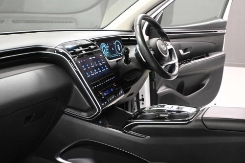 Hyundai TUCSON 1.6 Tucson SE Connect TGDi HEV Auto 5dr 6