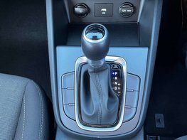 Hyundai KONA 1.6 Kona SE Connect GDi HEV Semi-Auto 5dr 50