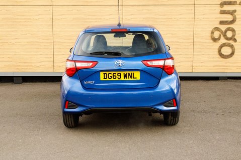 Toyota Yaris VVT-I ICON TECH 6